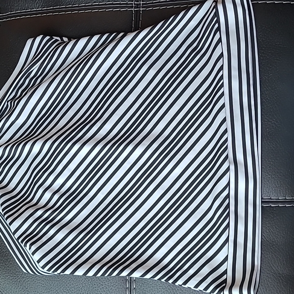 Y2K Halter Top - Picture 7 of 9